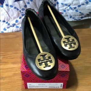 Minnie travel ballet flat